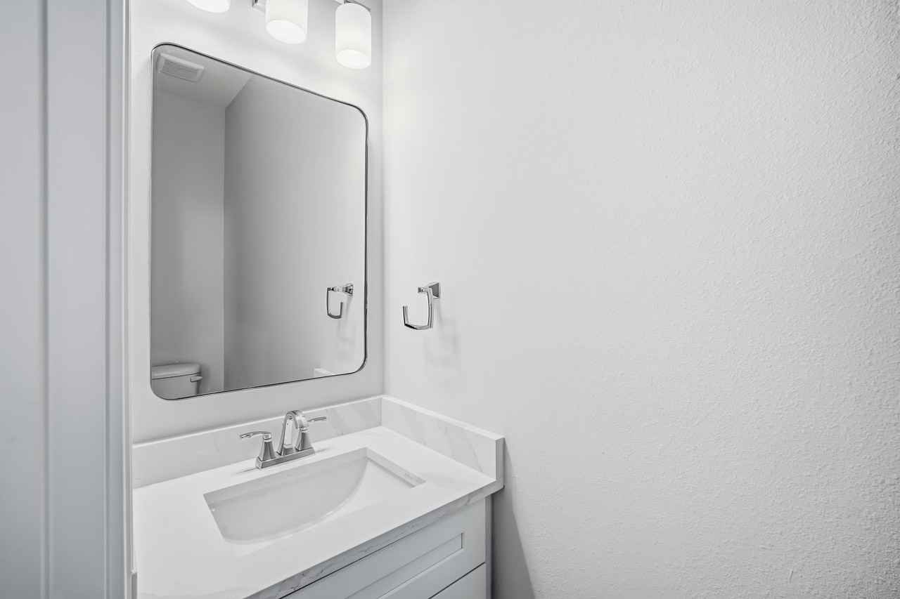 2409 W Fig St #2 - Photo 4 of 22