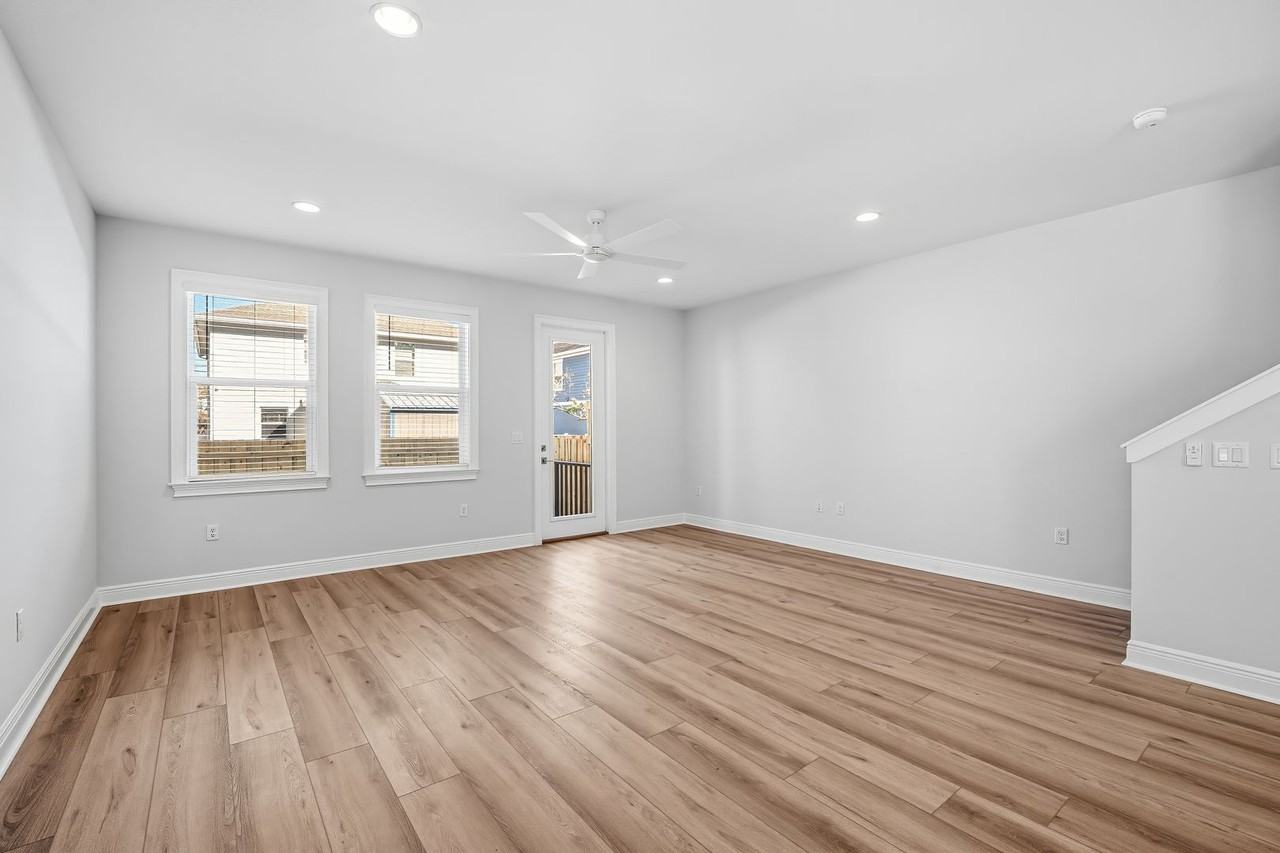 2409 W Fig St #2 - Photo 5 of 22