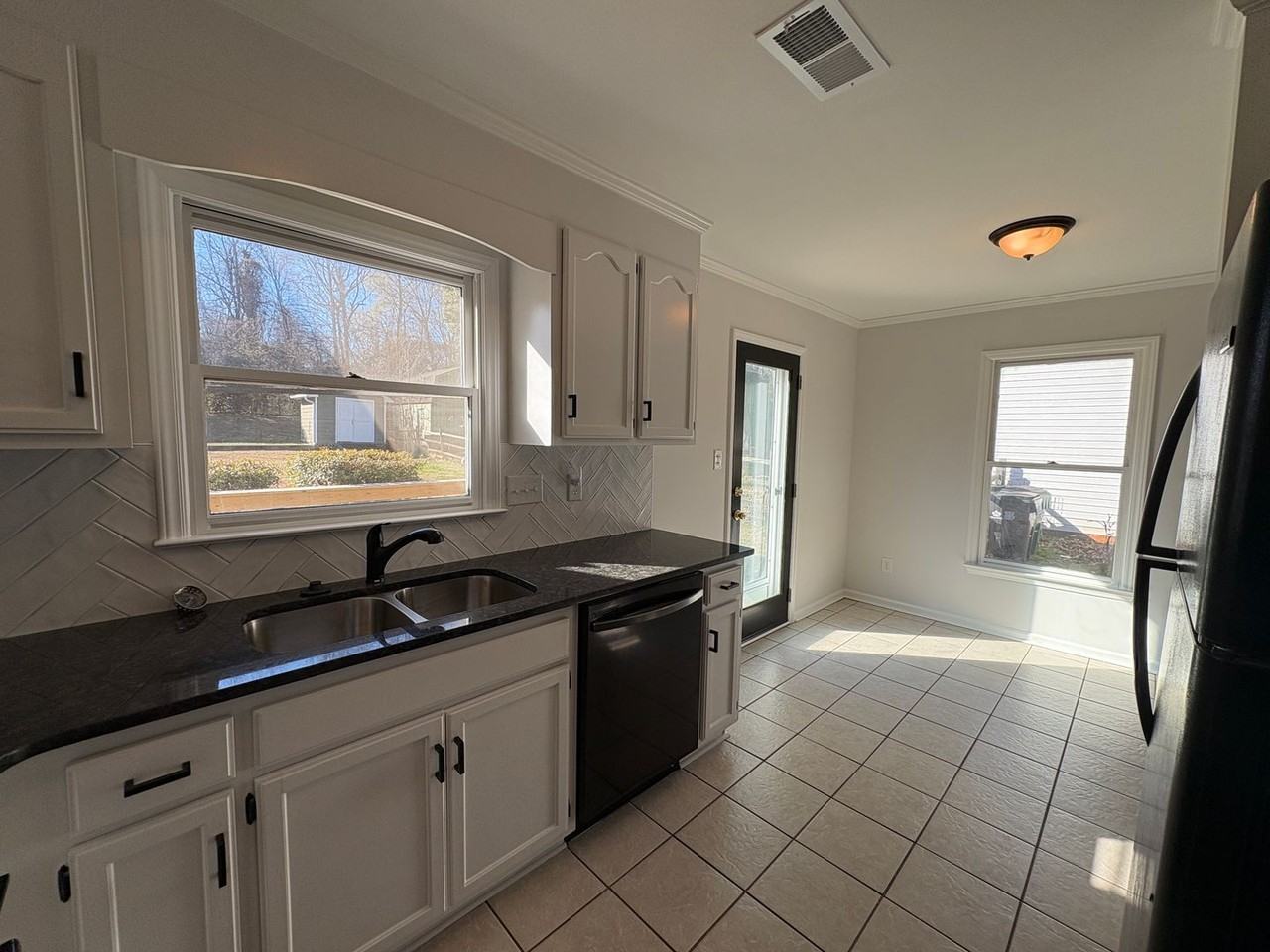 1311 Hathshire Dr - Photo 6 of 19