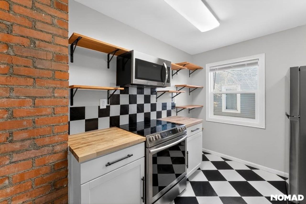 137 W 18th St - Photo 4 of 50