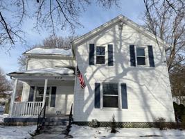 featured image of 308 E Argyle St