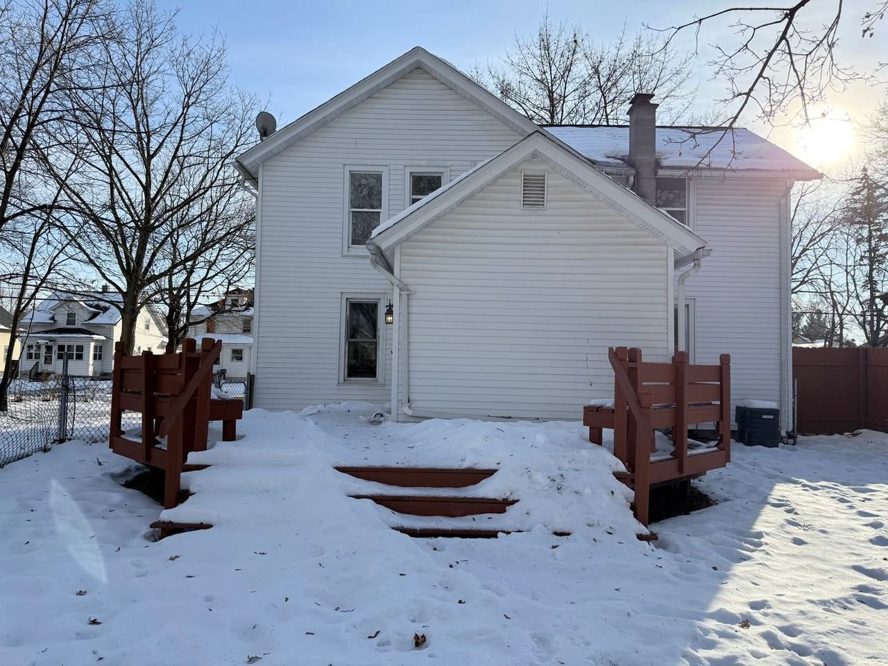 308 E Argyle St - Photo 3 of 16