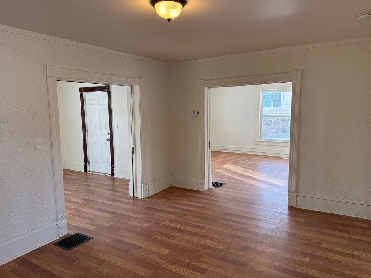 308 E Argyle St - Photo 6 of 16