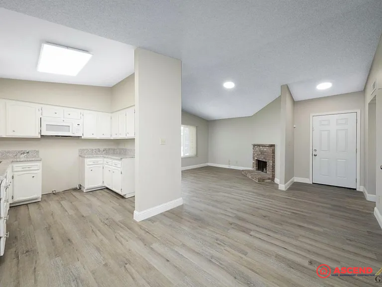 4413 White Ln - Photo 6 of 20