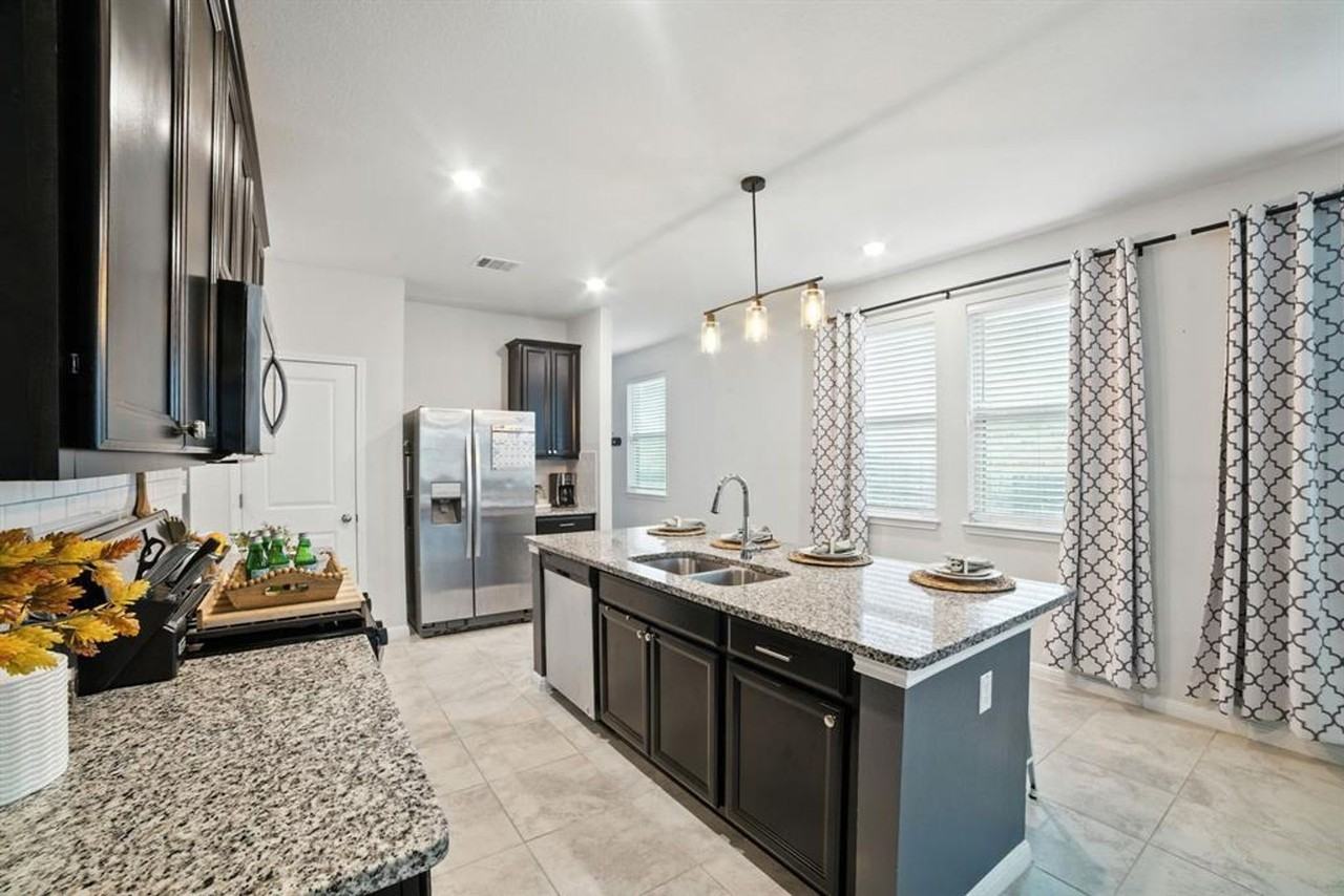 324 Mountain Valley St - Photo 6 of 39