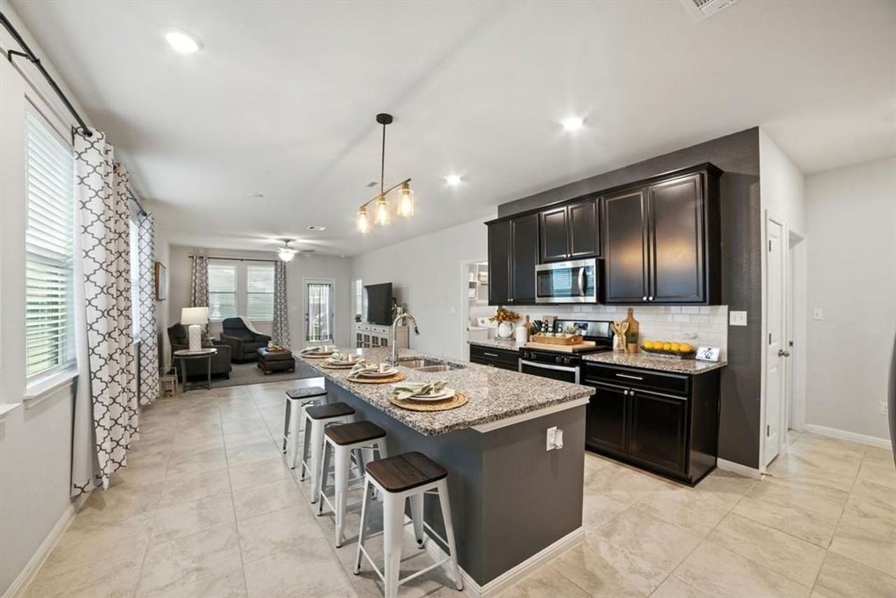 324 Mountain Valley St - Photo 7 of 39