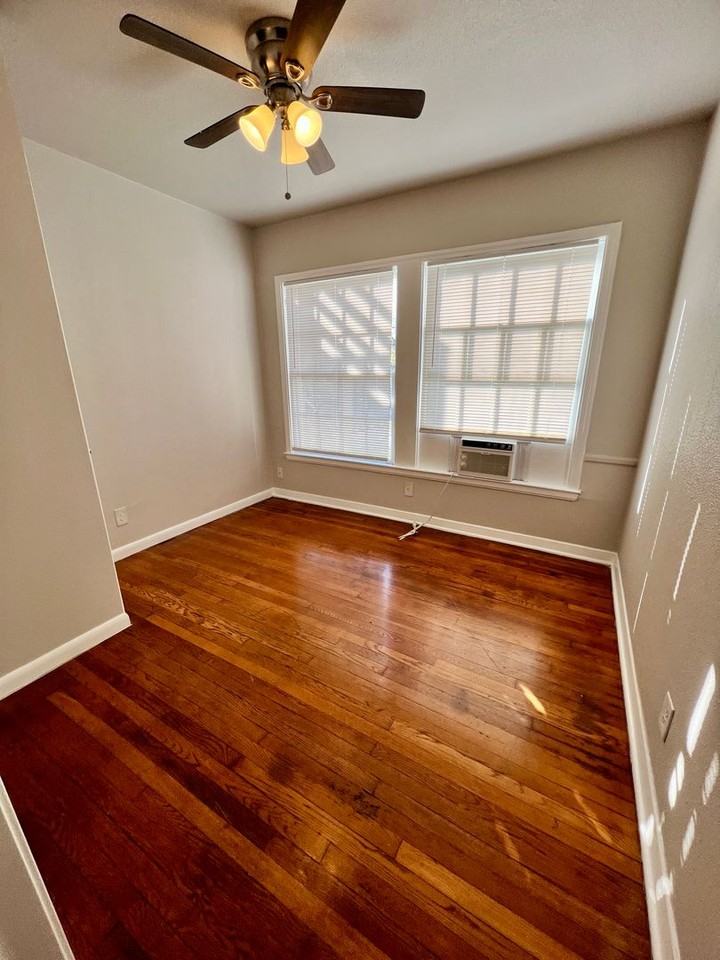 734 Donaldson Ave #B - Photo 3 of 16