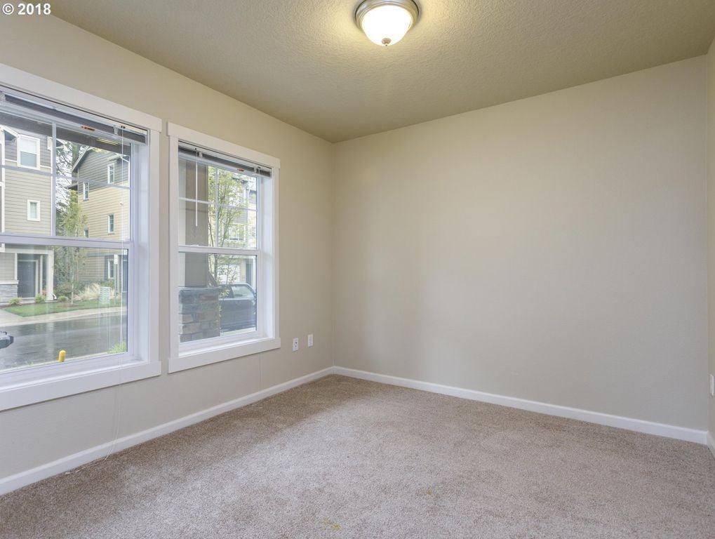 187 Ne 79th Ave - Photo 3 of 18