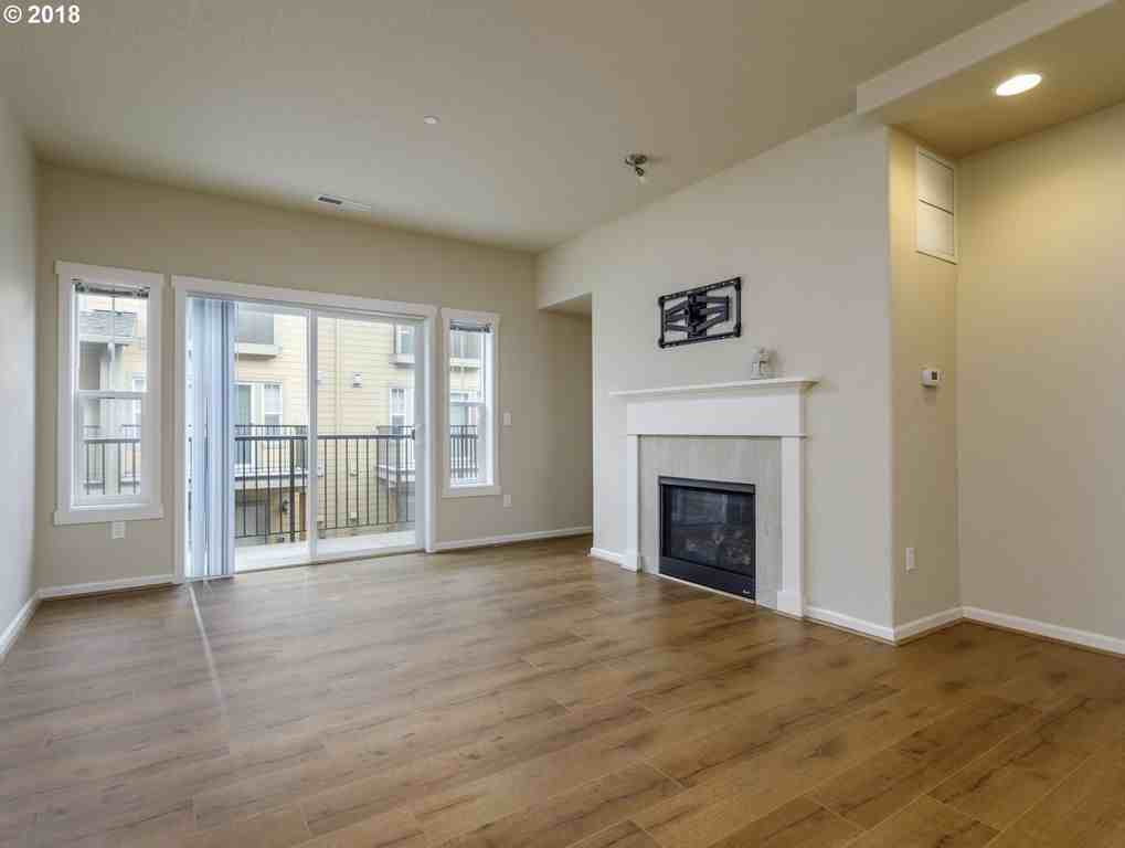 187 Ne 79th Ave - Photo 5 of 18