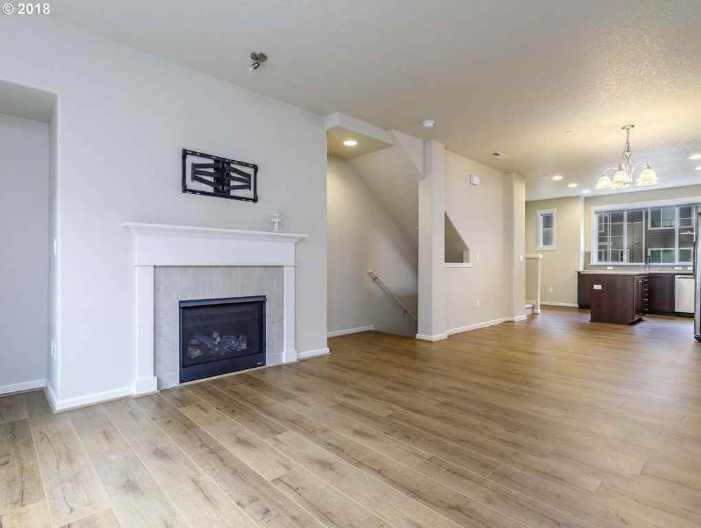 187 Ne 79th Ave - Photo 6 of 18