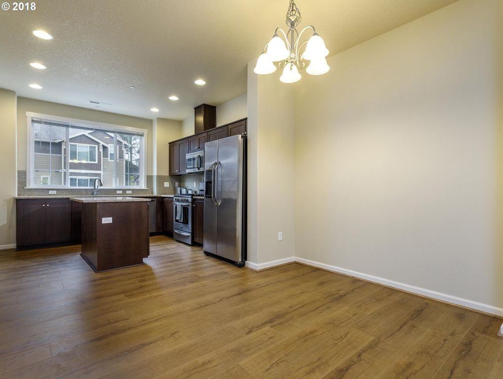 187 Ne 79th Ave - Photo 7 of 18