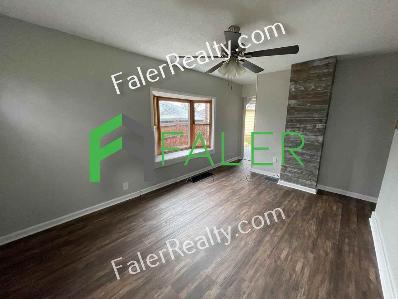 944 Highridge Ave - Photo 2 of 10