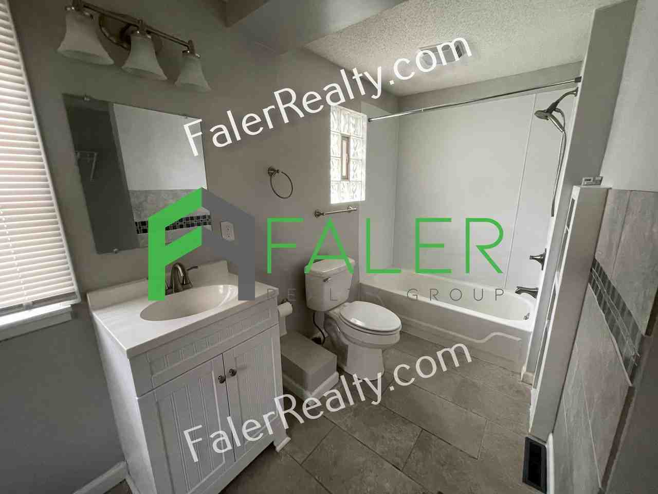 944 Highridge Ave - Photo 7 of 10