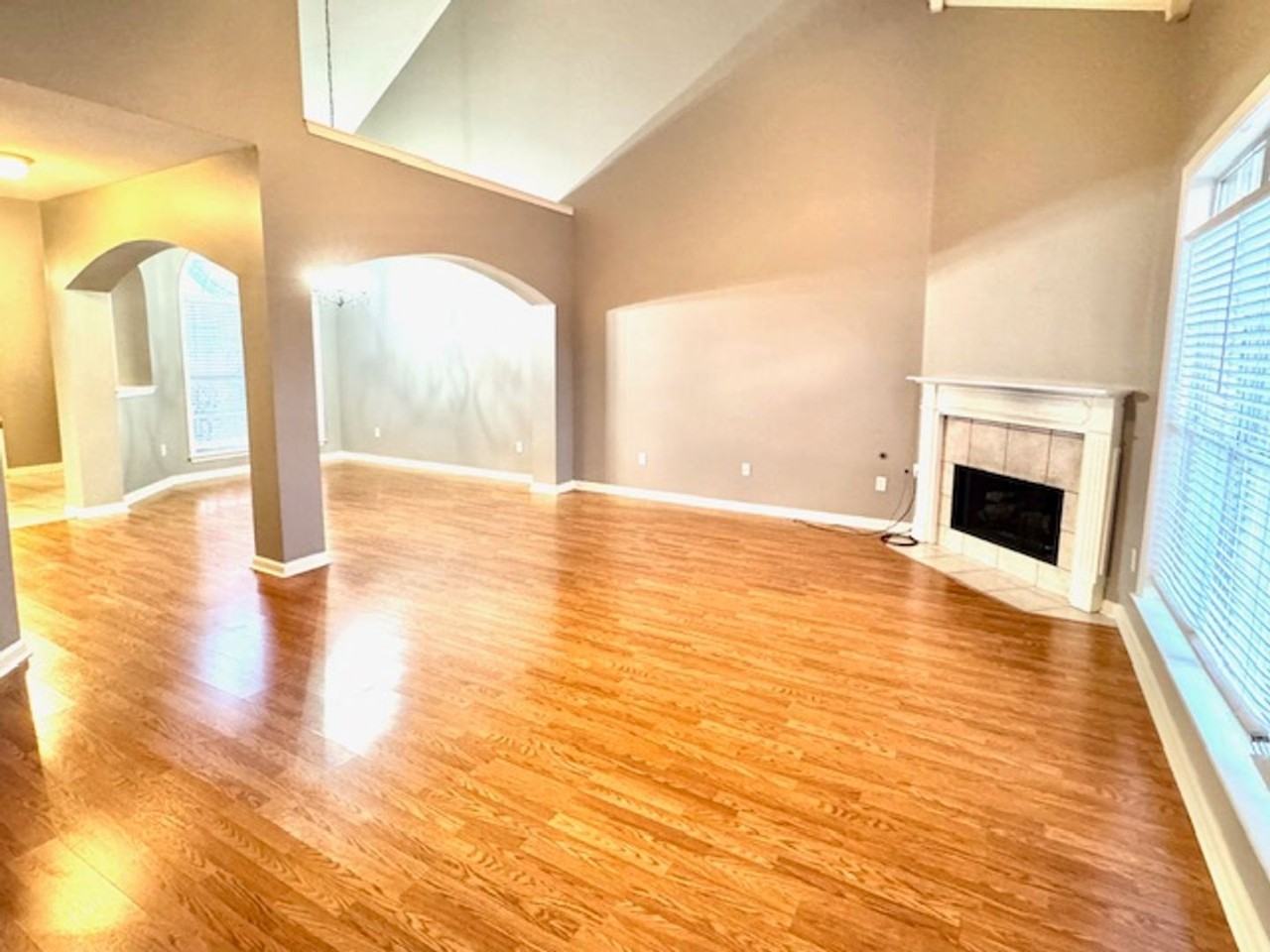 9073 Weeping Cherry Ln - Photo 4 of 14