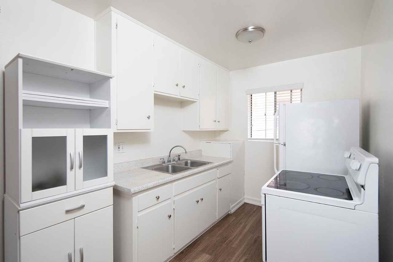 543 F Ave - Photo 4 of 12