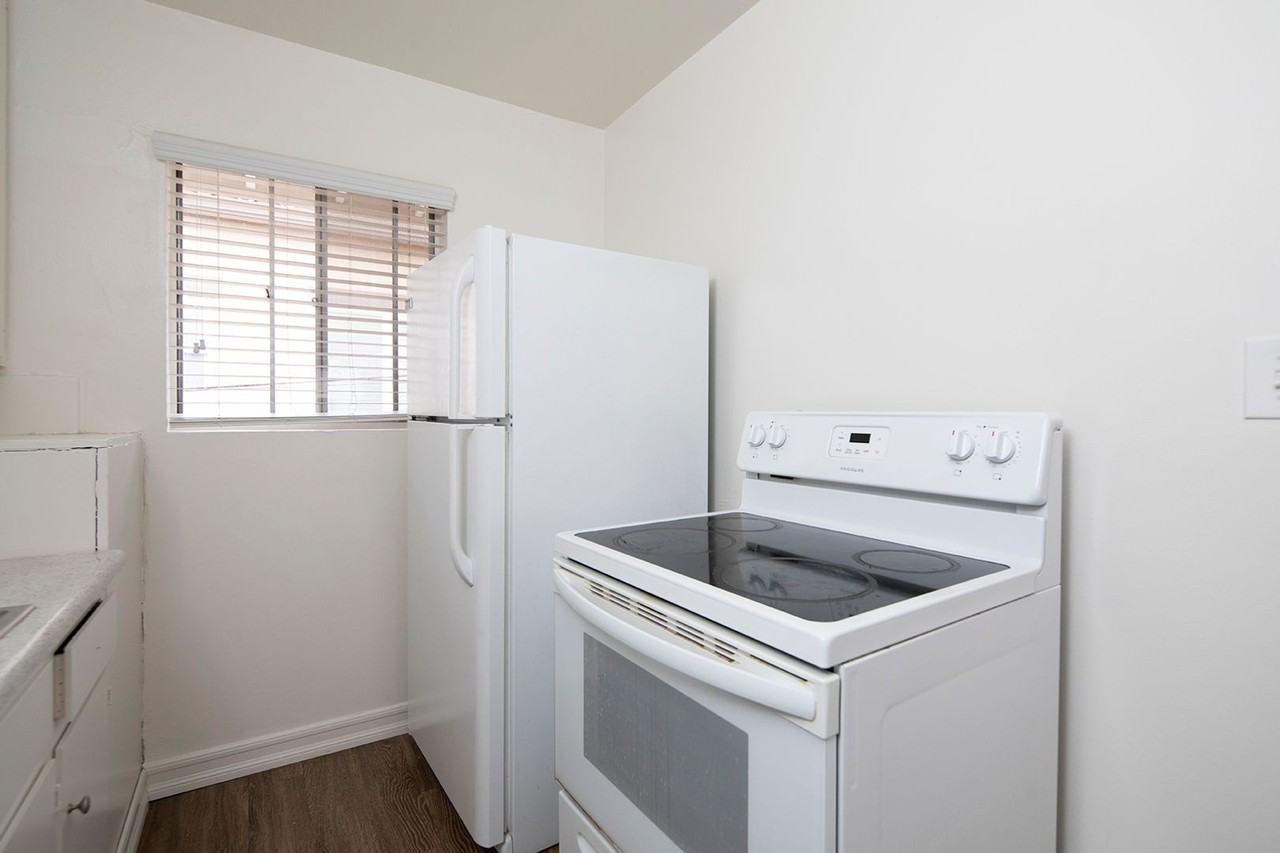 543 F Ave - Photo 5 of 12