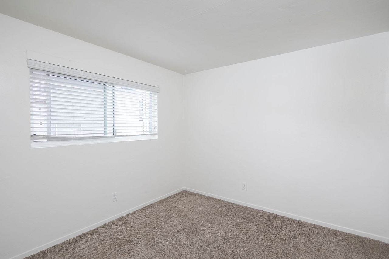 543 F Ave - Photo 7 of 12