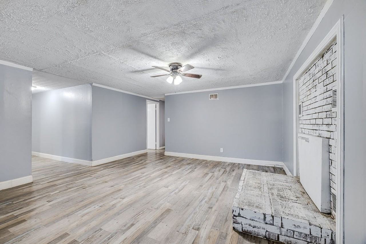 845 Ebenezer Rd - Photo 3 of 28