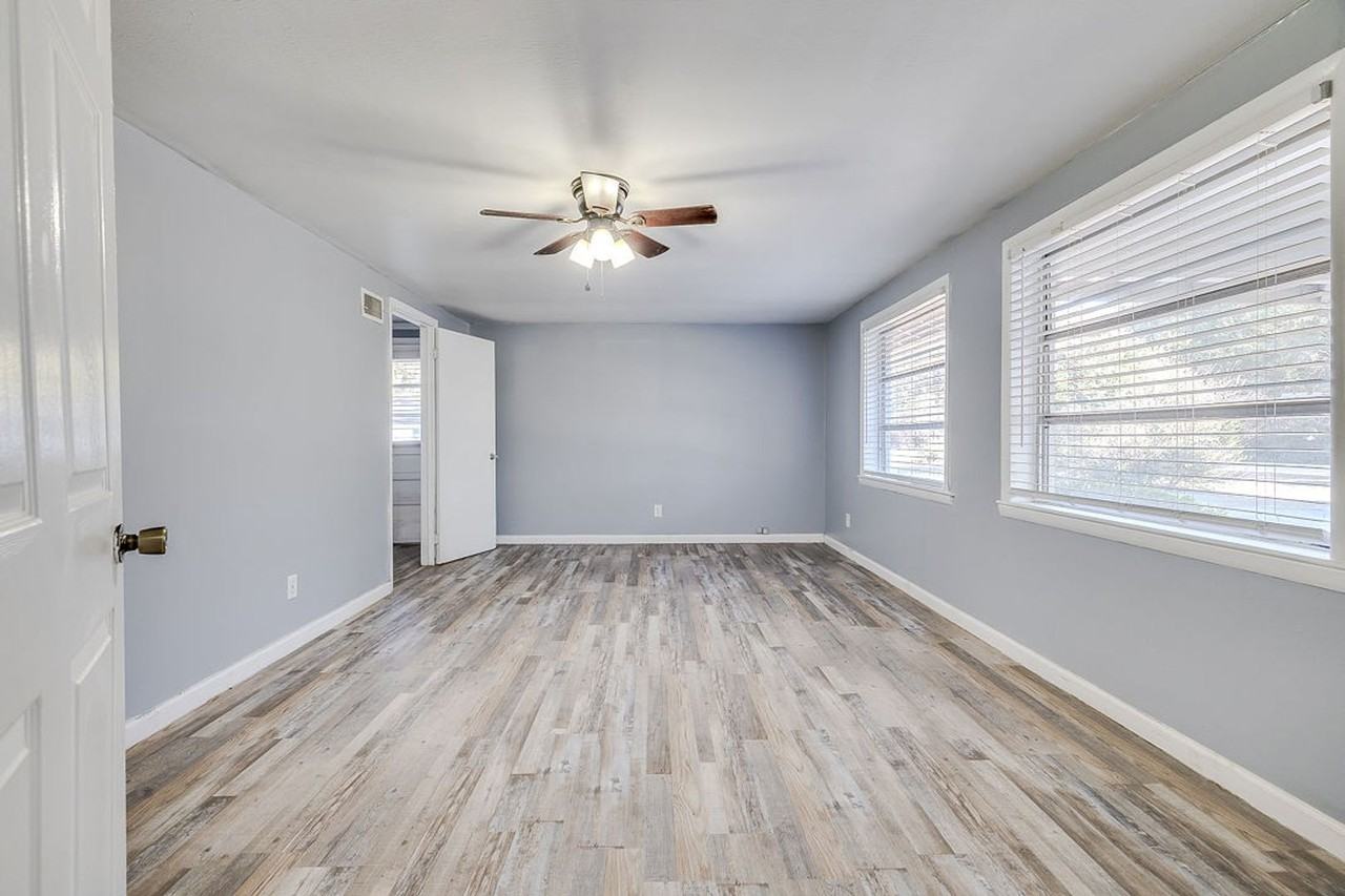 845 Ebenezer Rd - Photo 7 of 28