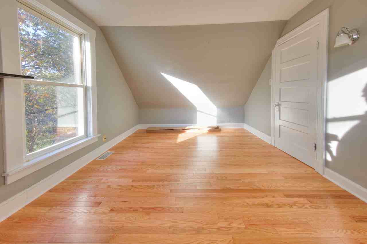 345 Page Ave - Photo 6 of 32