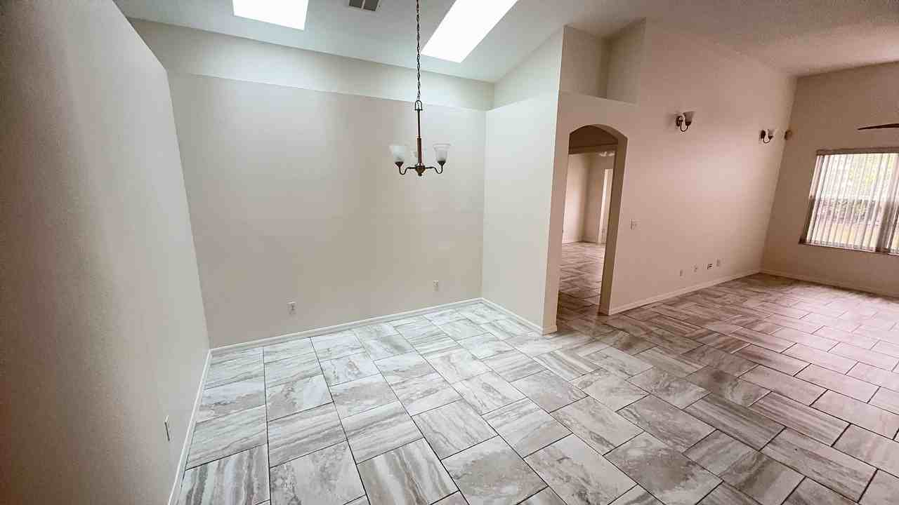 8517 Fawn Creek Dr - Photo 4 of 40