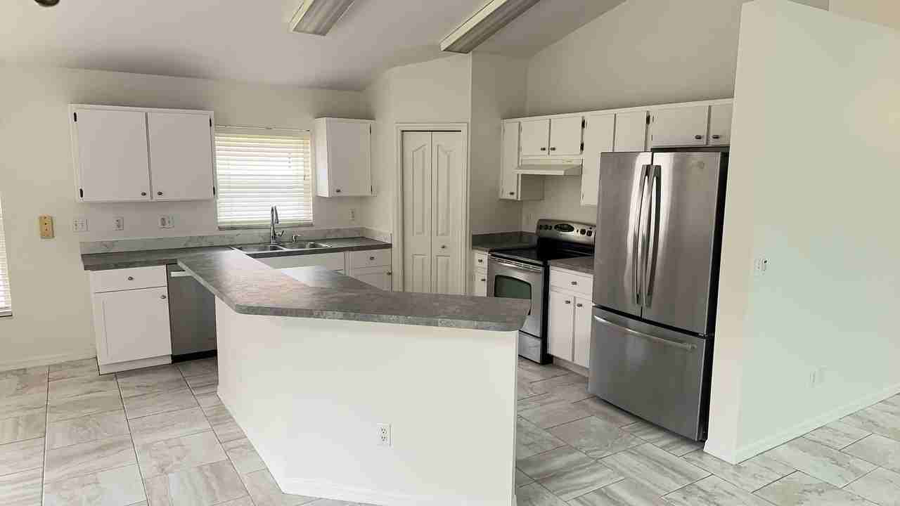 8517 Fawn Creek Dr - Photo 7 of 40