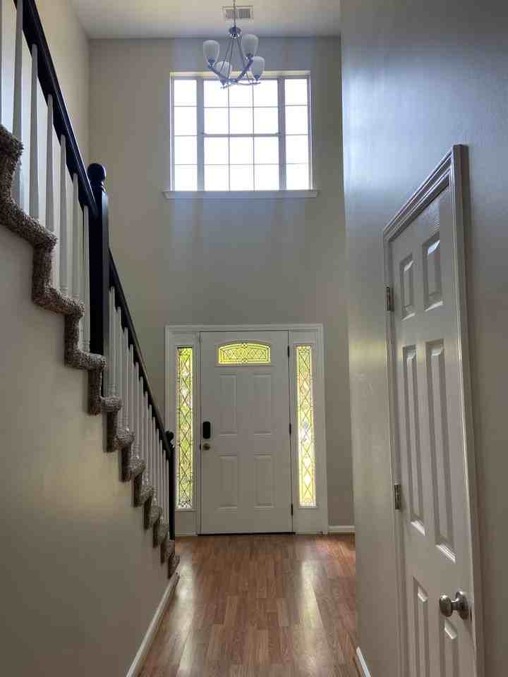 2032 King Charles Pl - Photo 2 of 23