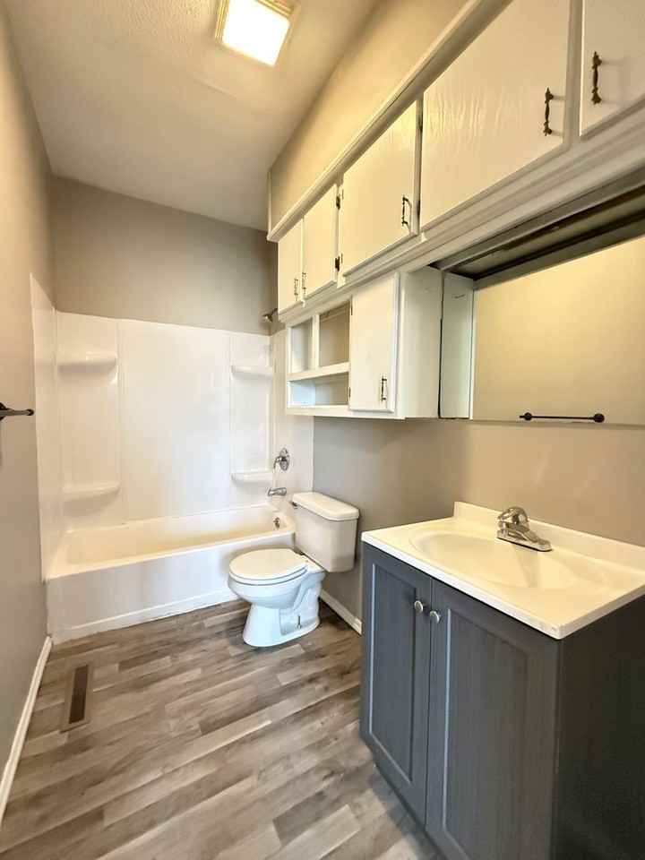 1724 Avenue A - Photo 4 of 10