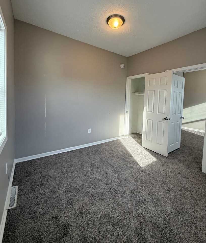 1724 Avenue A - Photo 5 of 10