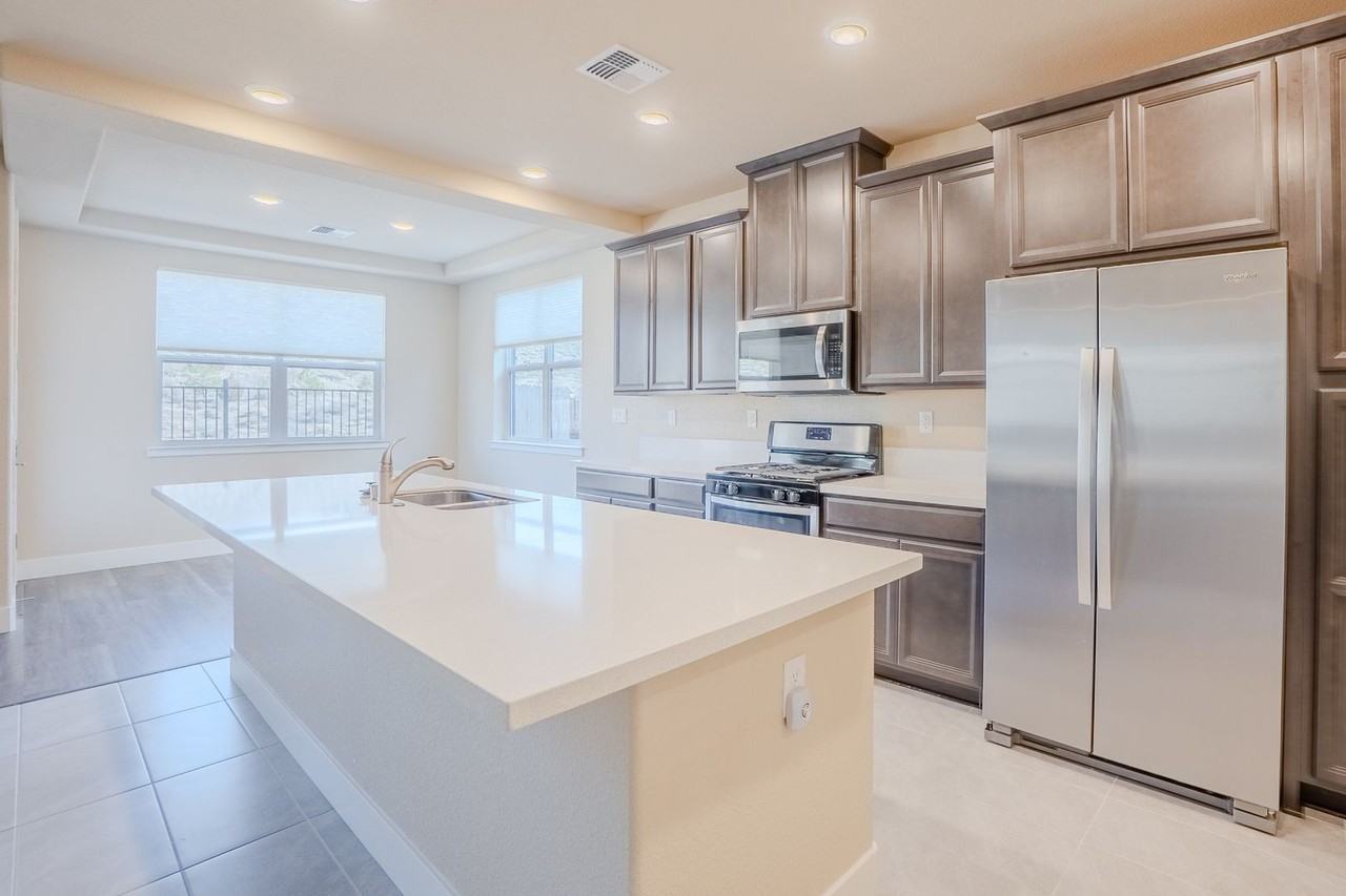 7580 Rambling Ridge Rd - Photo 3 of 12