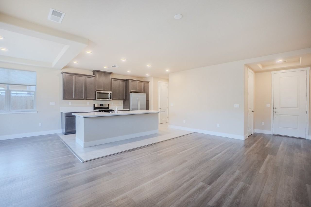 7580 Rambling Ridge Rd - Photo 4 of 12