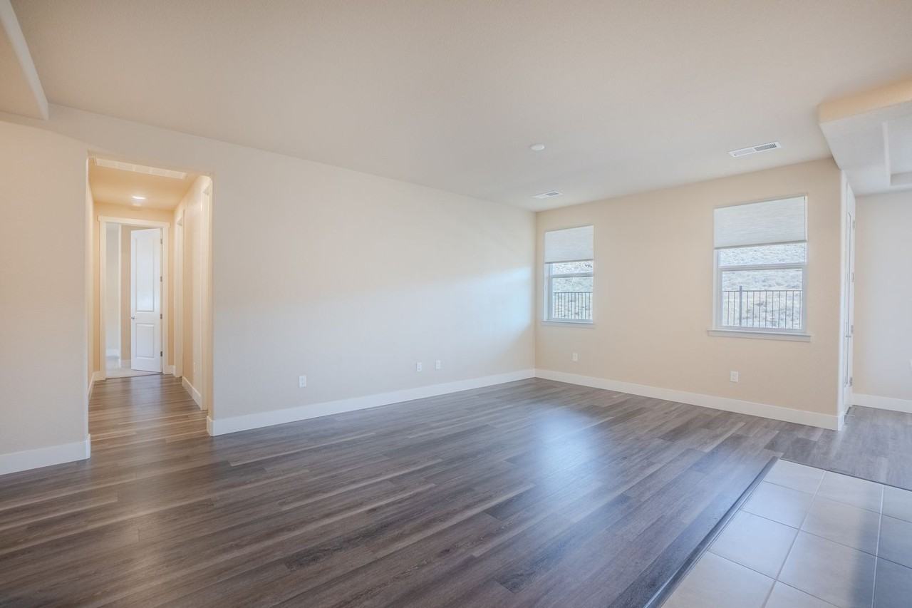 7580 Rambling Ridge Rd - Photo 5 of 12