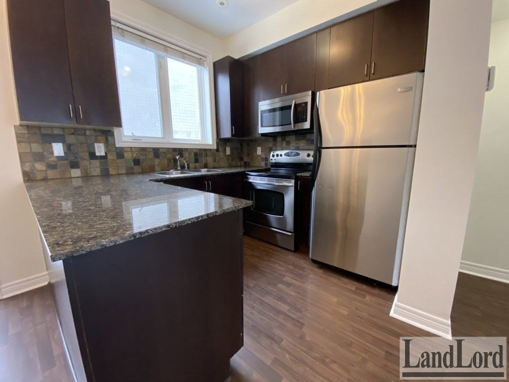 561 Shuter St - Photo 3 of 32