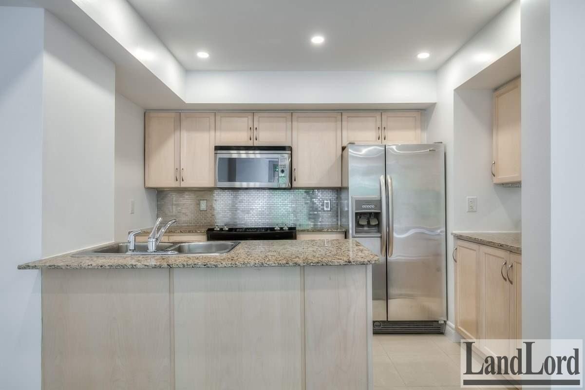 60 Joe Shuster Way #312 - Photo 6 of 26