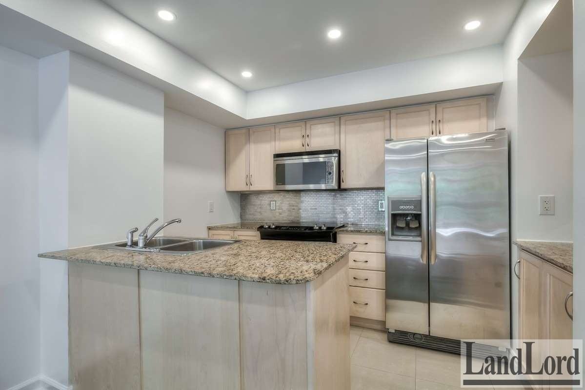 60 Joe Shuster Way #312 - Photo 7 of 26