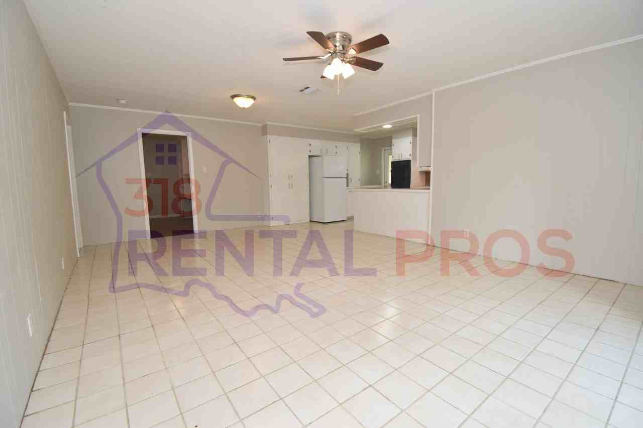 901 Dogwood St - Photo 5 of 25