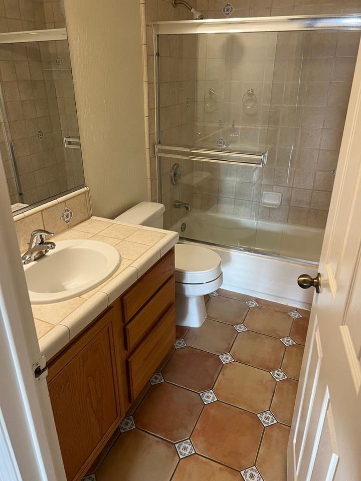 1111 E Cota St - Photo 6 of 11