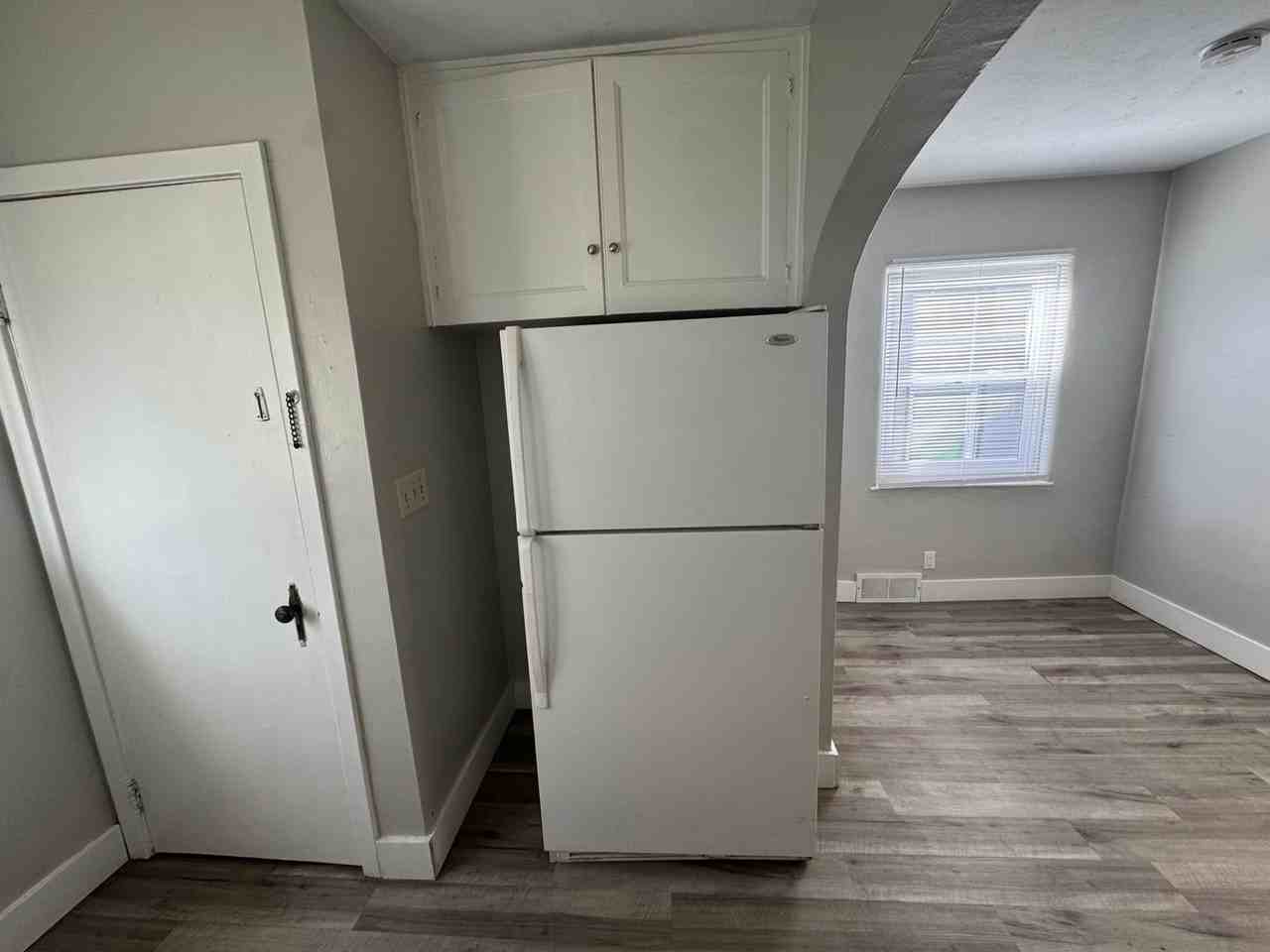 1944 Victoria Ave - Photo 4 of 7