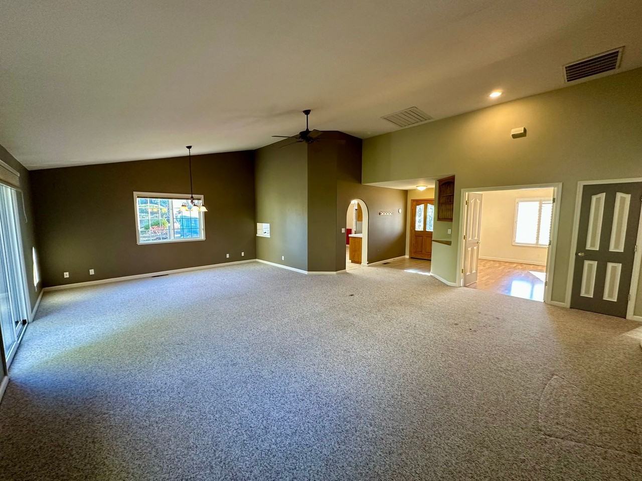 105 Defiant Way - Photo 6 of 28