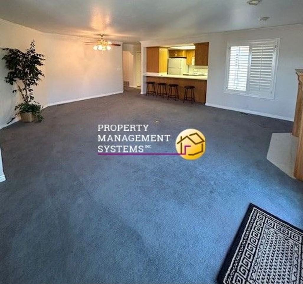 1029 Zermatt Dr #5 - Photo 6 of 23