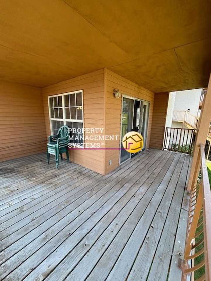 1029 Zermatt Dr #5 - Photo 7 of 23