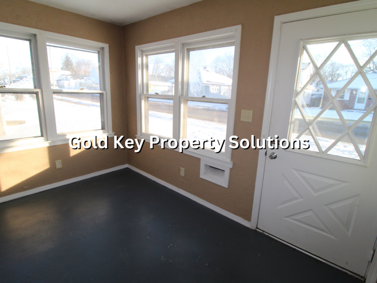 2413 Central Ave - Photo 5 of 20