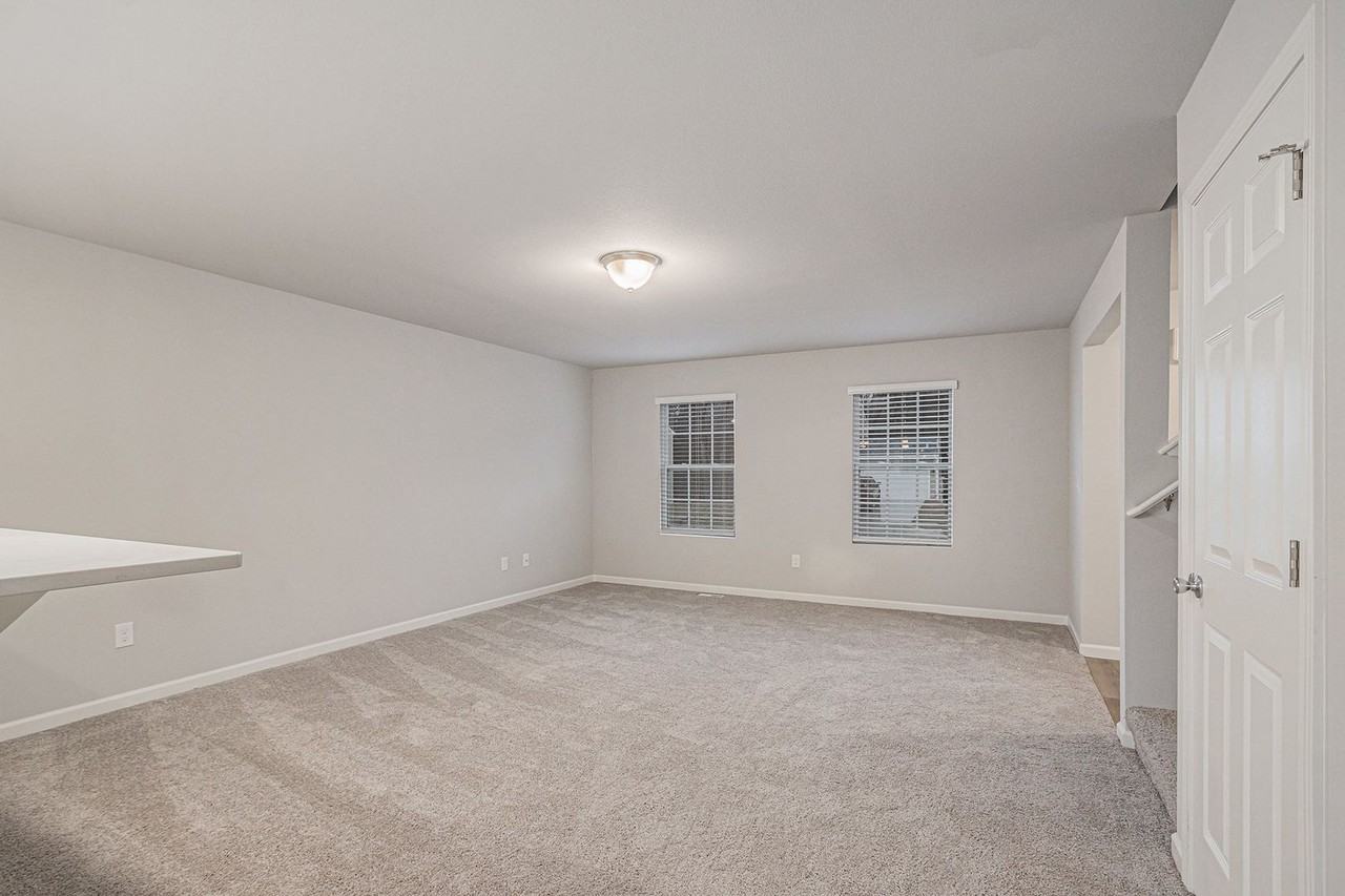 36 Mill Creek Ave - Photo 6 of 23