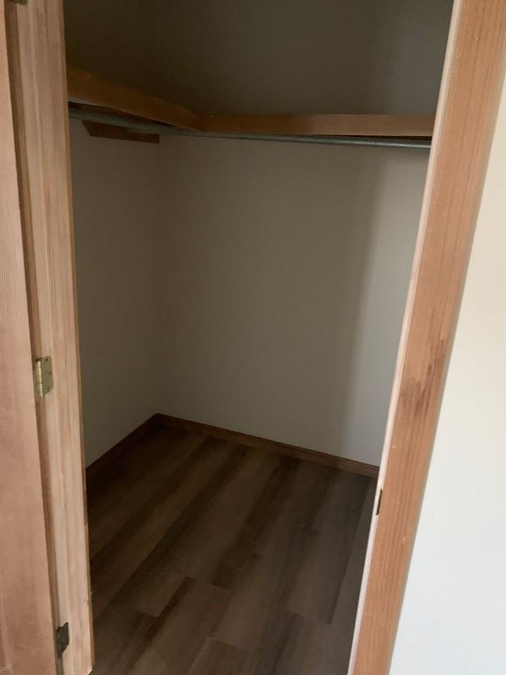 286 Jefferson St - Photo 4 of 10