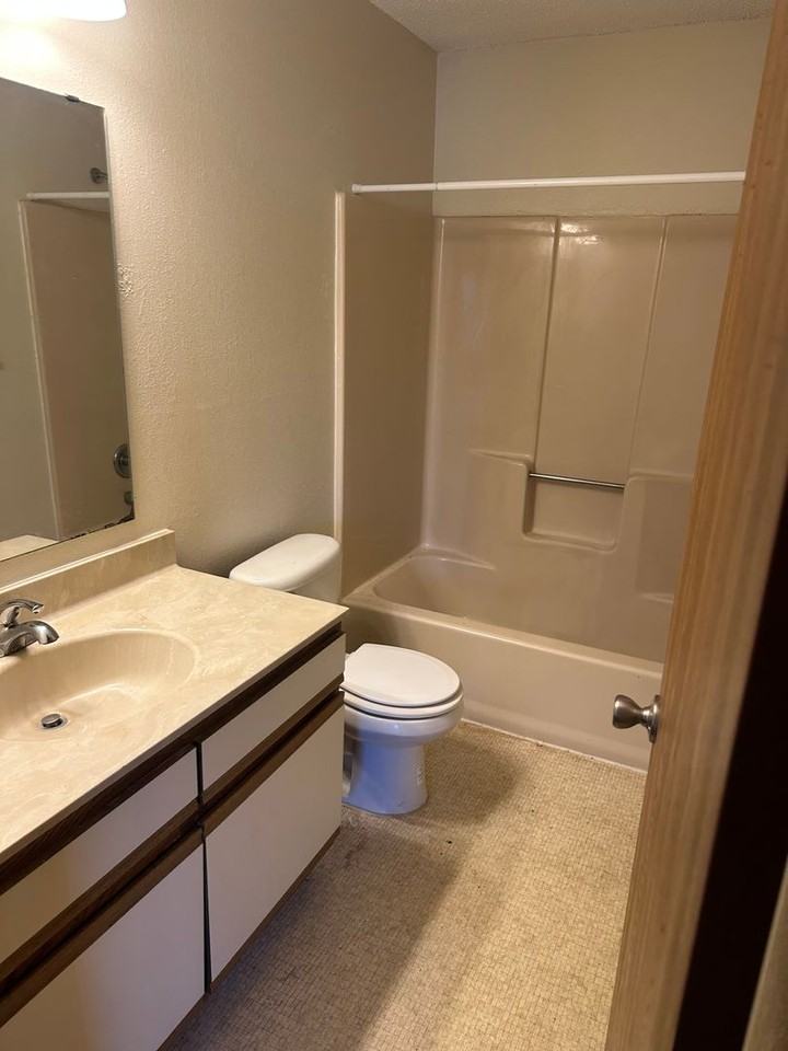 503 15th Ave Se #301 - Photo 5 of 7