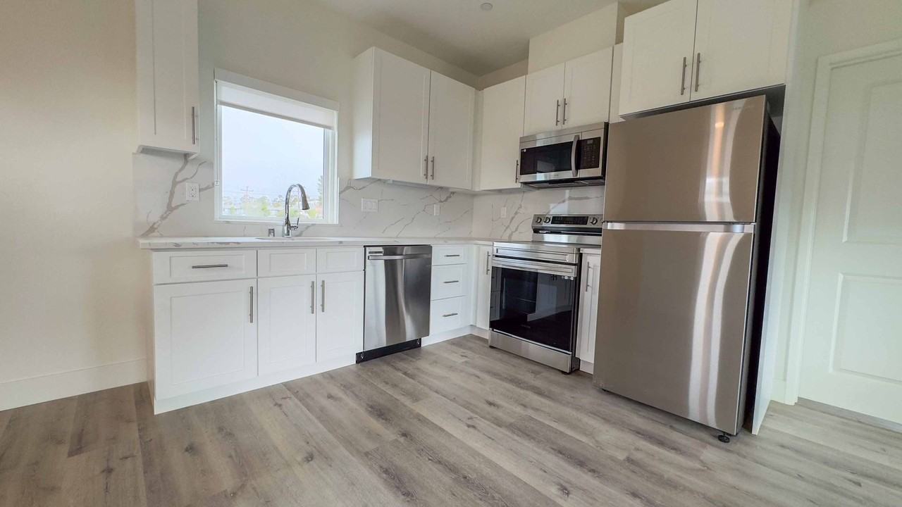 BC Atlas - Photo 2 of 10