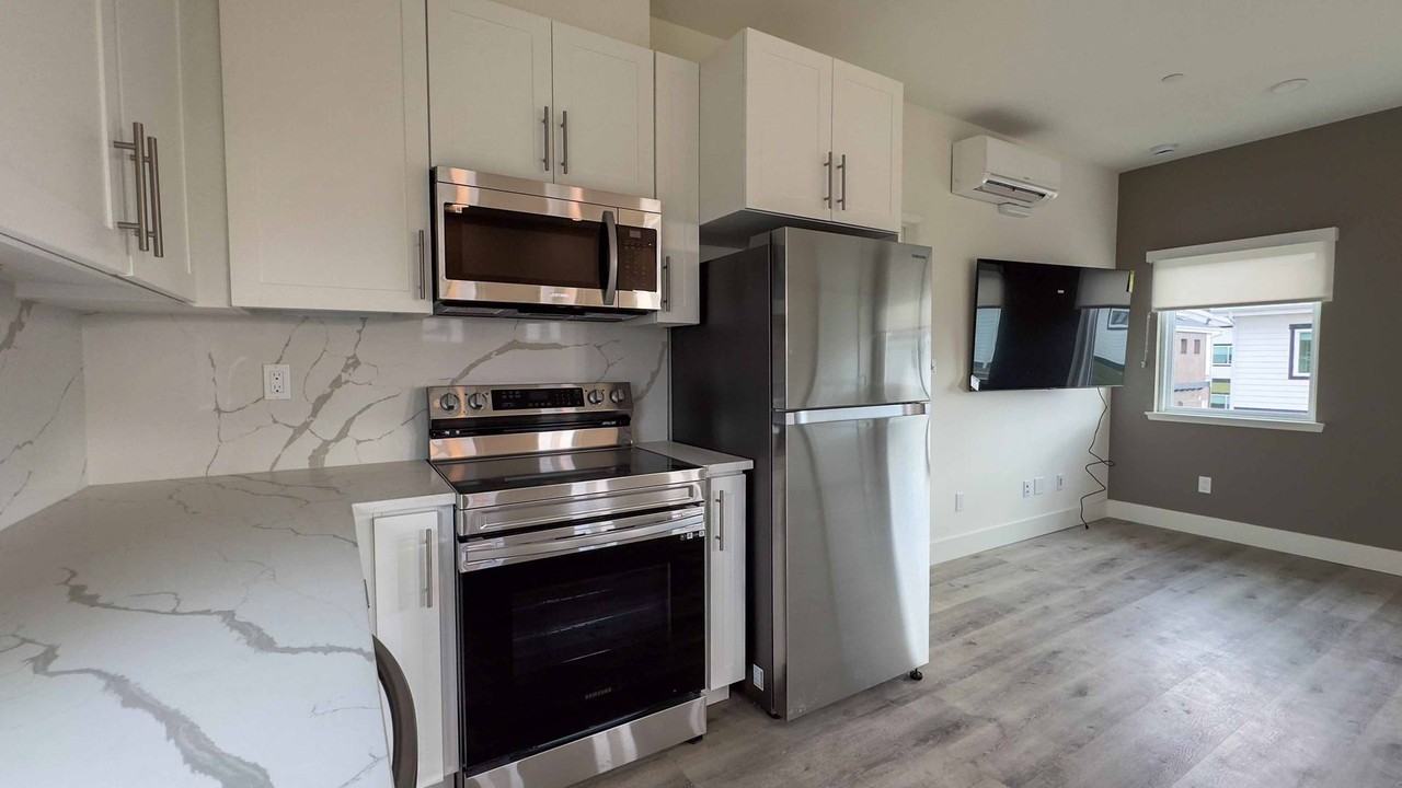 BC Atlas - Photo 3 of 10