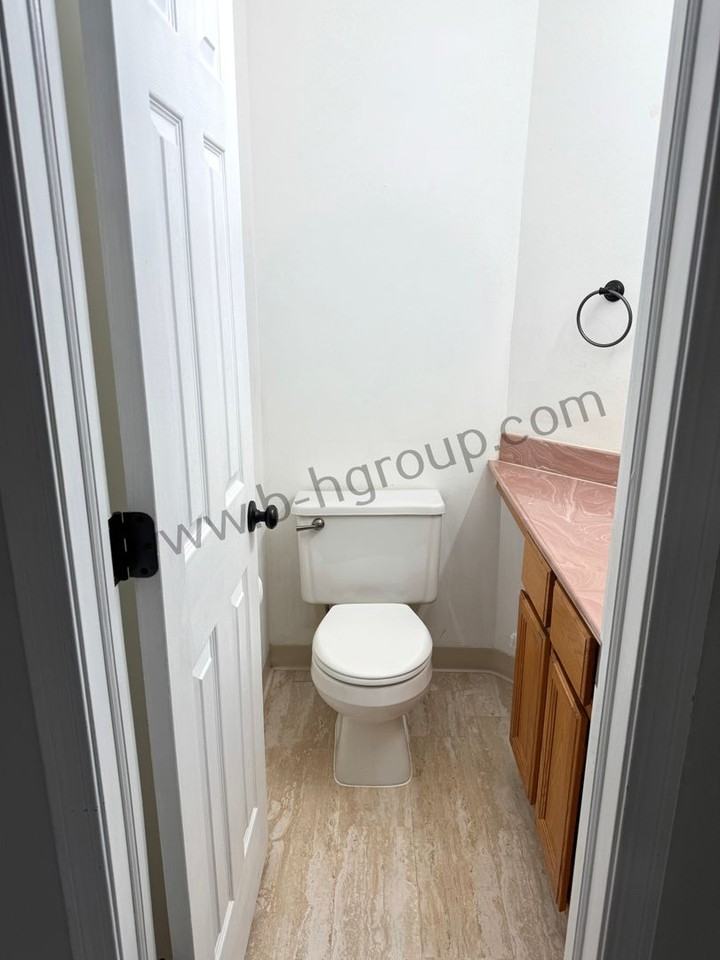 9700 64th St - Photo 6 of 26