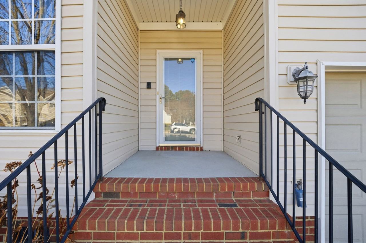 3936 Quailshire Ln - Photo 2 of 44