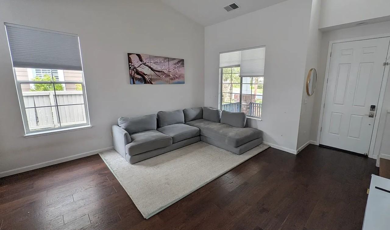 246 Biarritz Ct - Photo 2 of 13